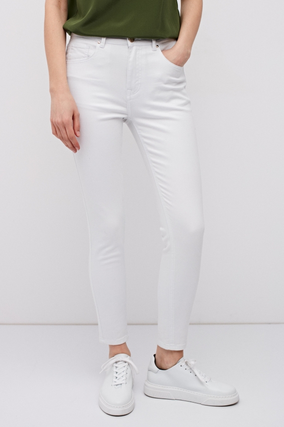 Białe jeansy z wysokim stanem
