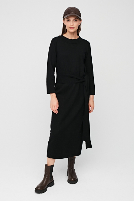 Długa czarna sukienka dzianinowa z wełną merynosową