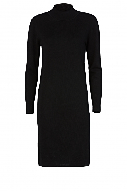 Czarna sukienka półgolf z wełny merynosowej