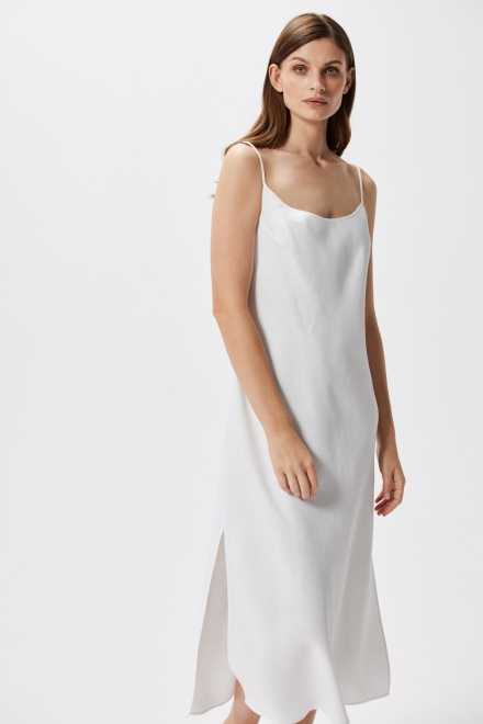 Biała sukienka midi z lnem